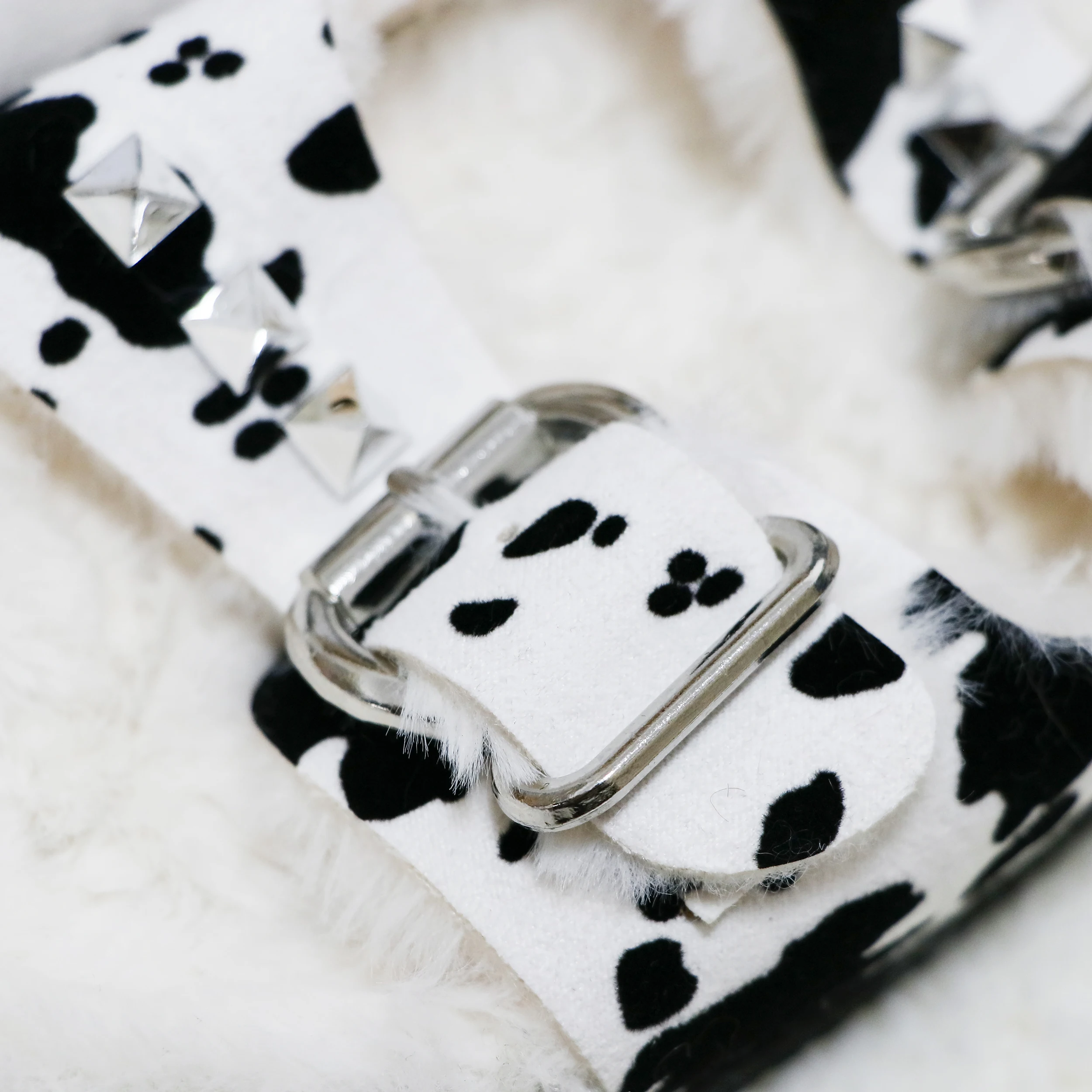 New Cow Color Leisure Flat Bottom Belt Buckle Hollow Open Toe Comfortable  Wood Cork Slippers