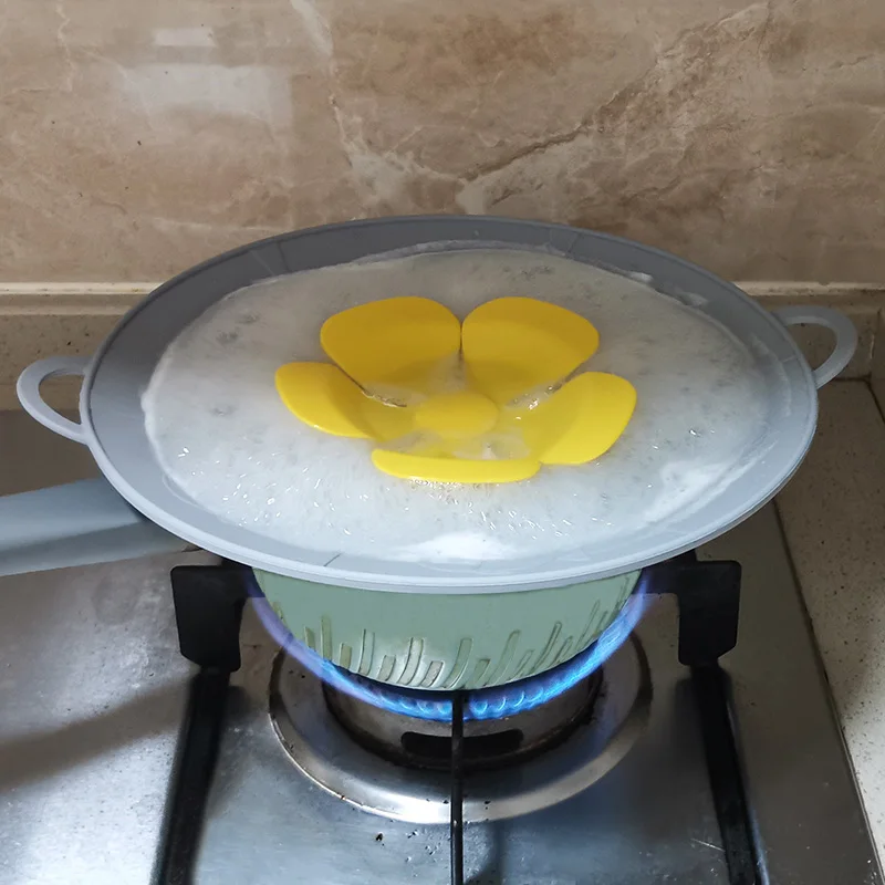 Food grade silicone kitchen accessories flower shape spill stopper cooking tool