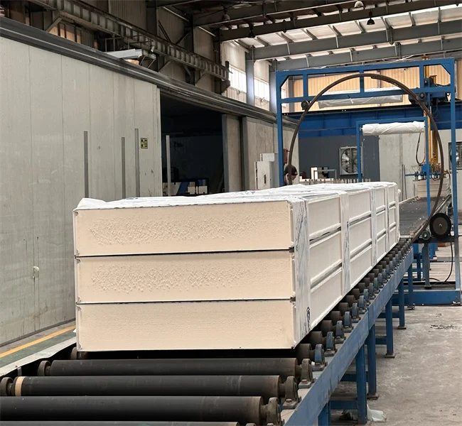 Fireproof and heat-insulating, cheap, simple to construct, energy-saving polyurethane wall panels 50mm-200mm can be customized