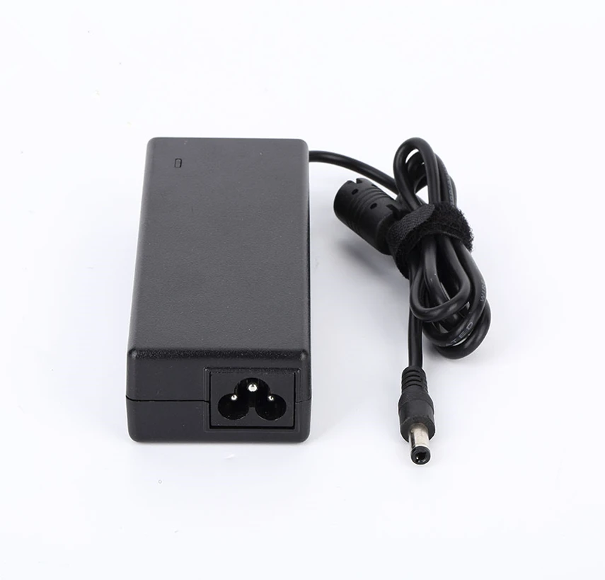 12-24V 90W дешевое универсальное зарядное устройство для ноутбука с Ce Rohs FCC C-Tick