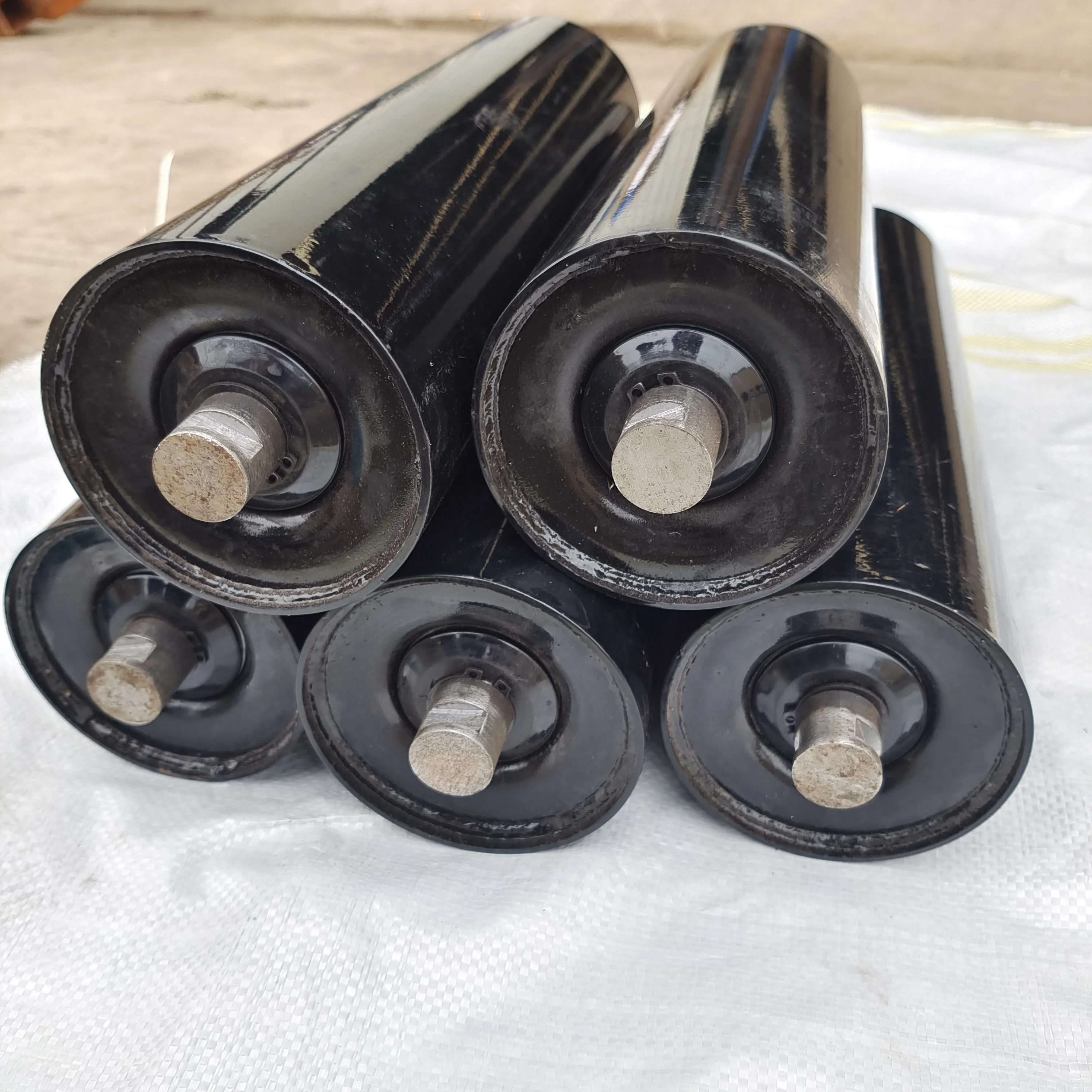 conveyor machine equipment mine stone cement steel rubber conveyor belt roller idler drive pulley