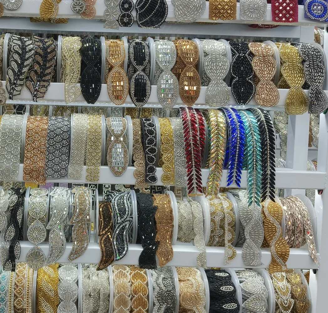 AFFINITY OEM Hot Sale 3D Design Custom Hotfix Pearl Rhinestone sheet Transfer Patches Iron-On ribbons For Clothing Accessories