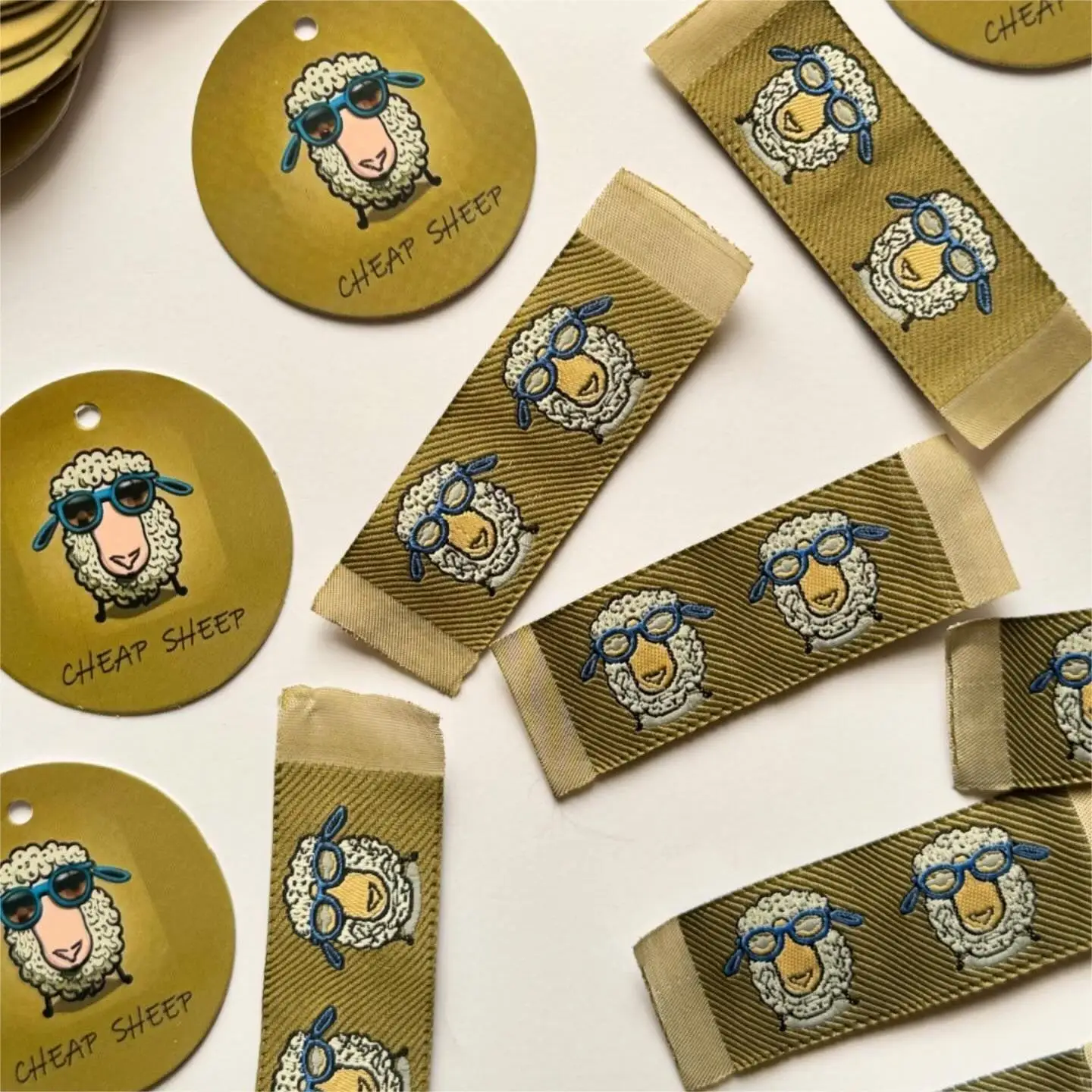 Custom Brand Name Clothing Sewn Logo Stitching Garment Woven Label for Textile Products