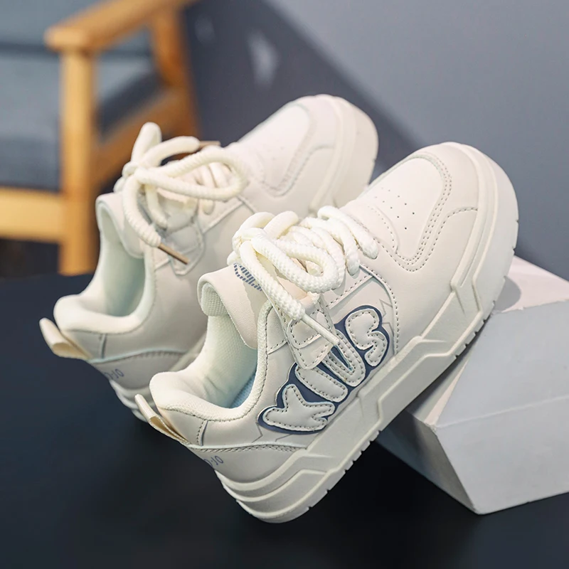 Hot Selling Unisex Casual Bread Shoes for Boys Girls Trendy Lace Upper Material for Sports Walking in Summer Winter Spring