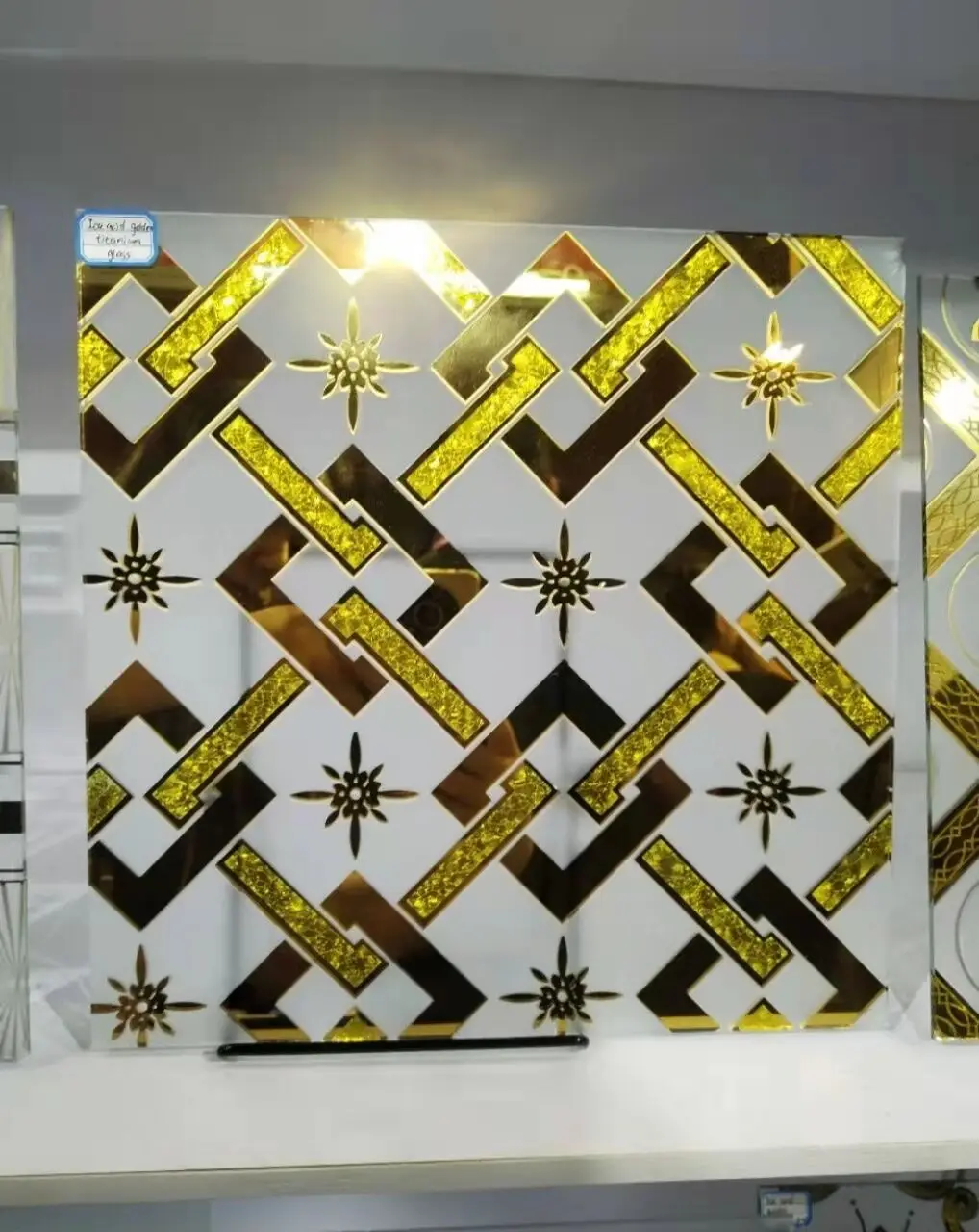 Huajinde 1830*2440 mm Decorative Glass for Interior Excellent for Bathroom Exterior Decoration Solid 3.5mm4mm for Bedroom