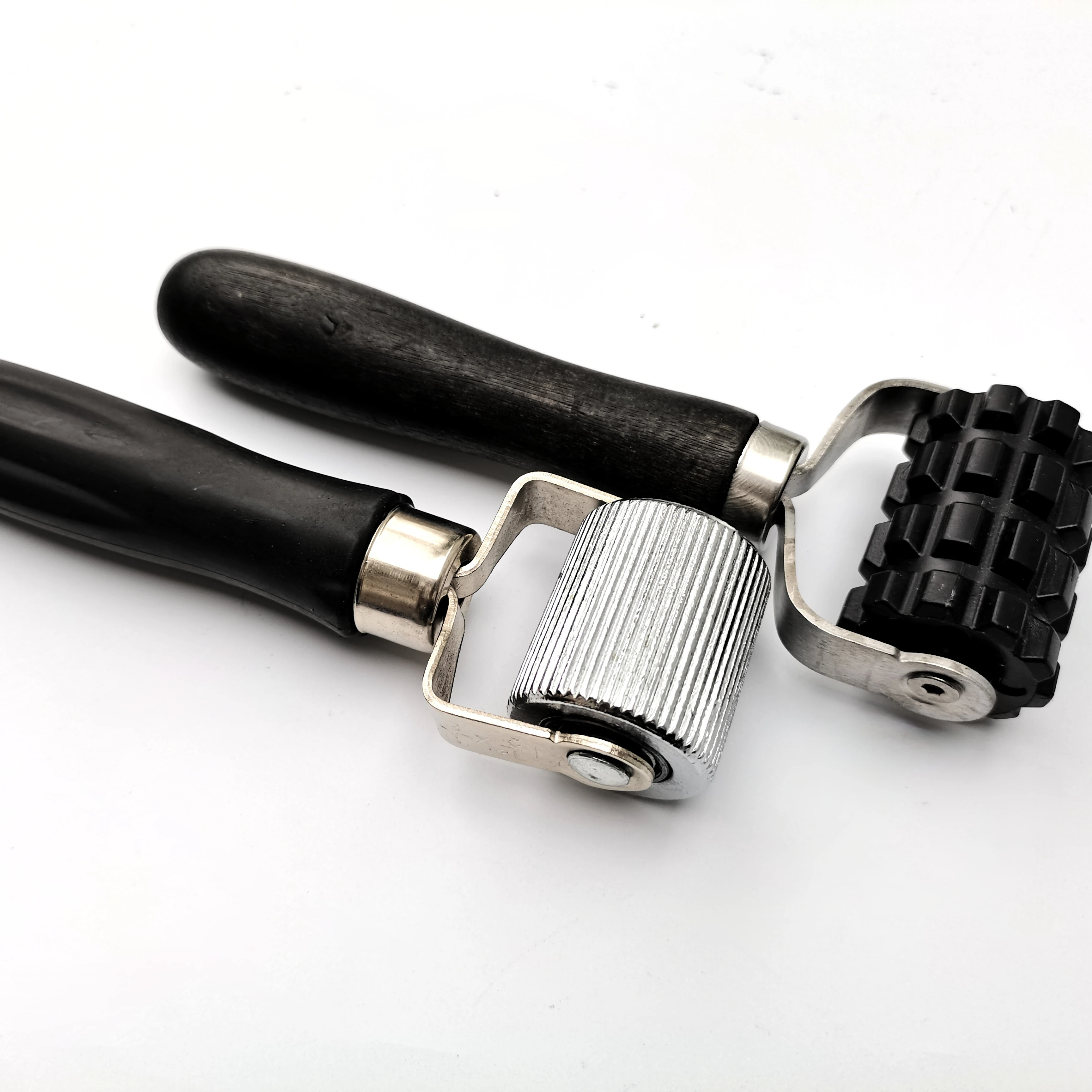 Hot Selling Tire Patch Repair Tool Ball Bearing Rubber Handle Stitcher And Roller