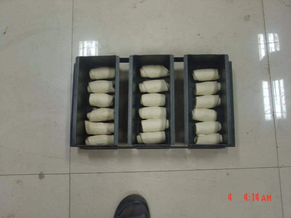 Dough moulder and bread maker making machine for toast making machine