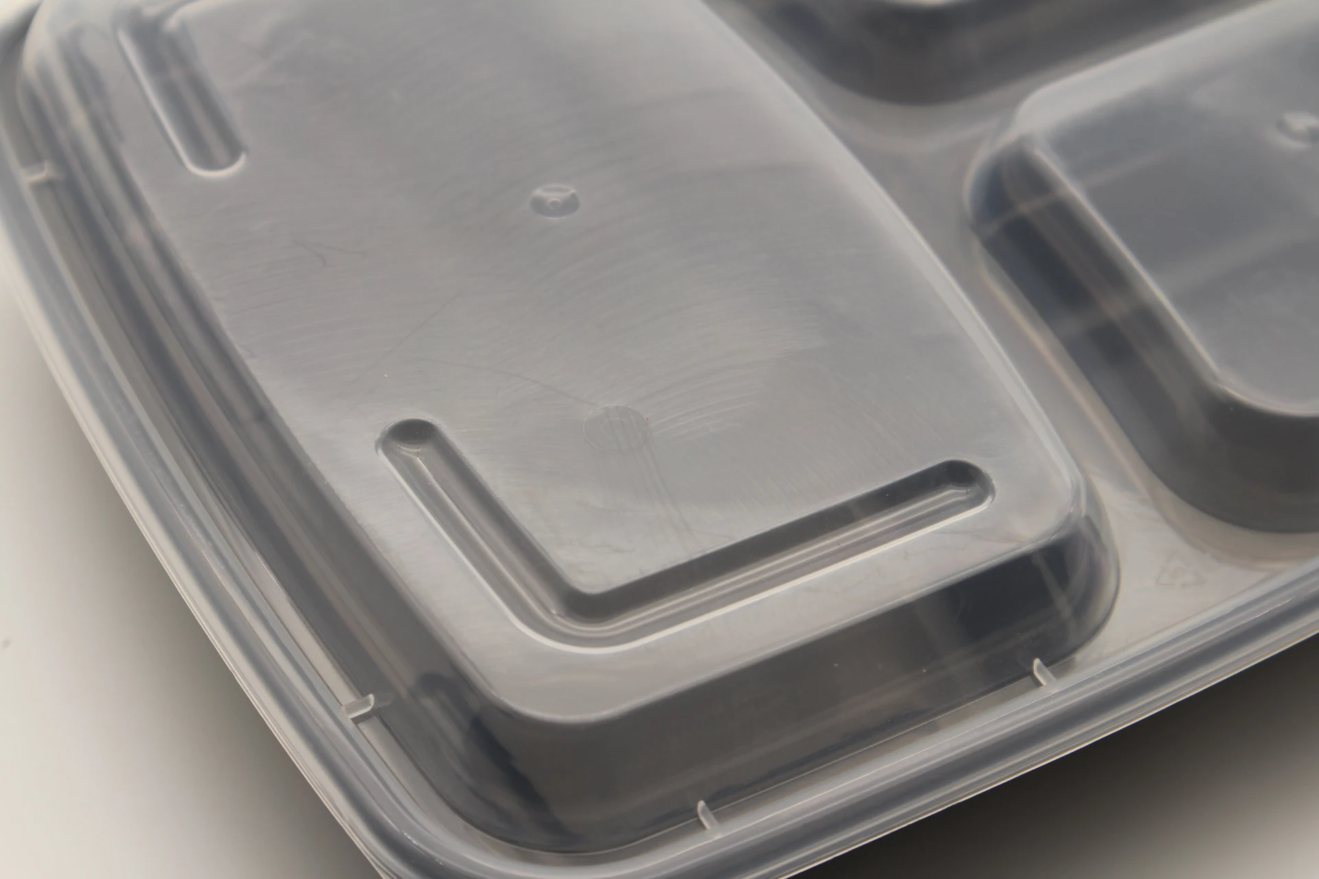 Wholesale popular plastic bento microwavable to go lunch box meal prep disposable 3 compartment food container