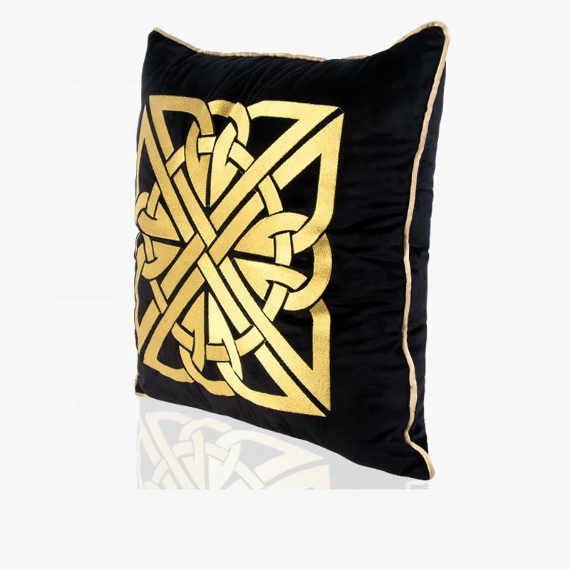 Wholesale Luxury Black Decorative Pillow 18*18 Inches Square Heart Chain Velvet Throw Pillow Cover Cushion Case for Sofa Bedroom