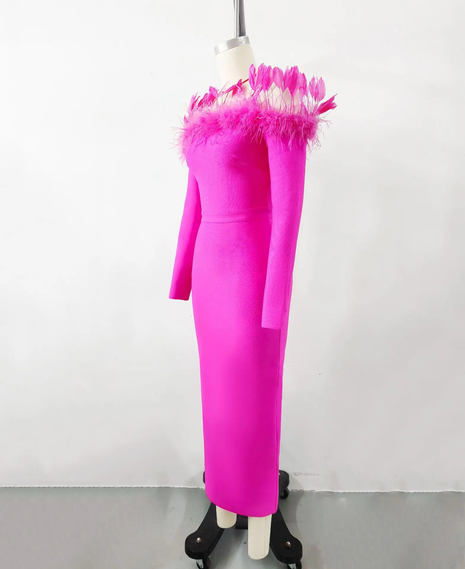 Liu Ming High End 2024 Women Elegant Sexy Feathers Long Sleeve Bodycon Clothes Club Party Evening Midi Dresses