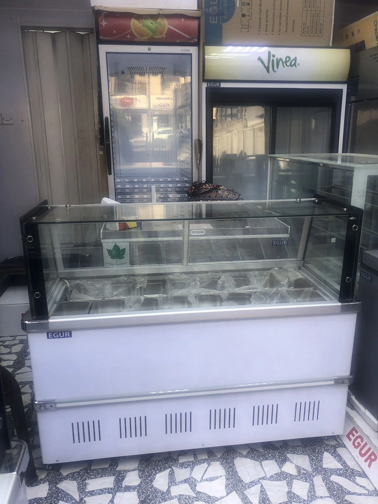 Factory  Commercial Freezer Glass display chiller Right angle Salad refrigerator Iced porridge cooler Salad refrigerator