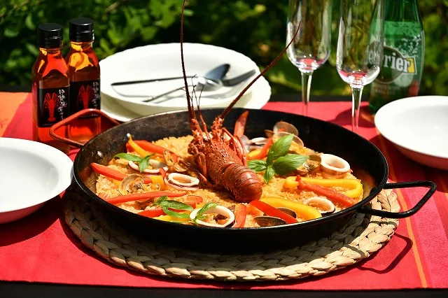Морепродукты с приправой и маслом морепродуктов со вкусом