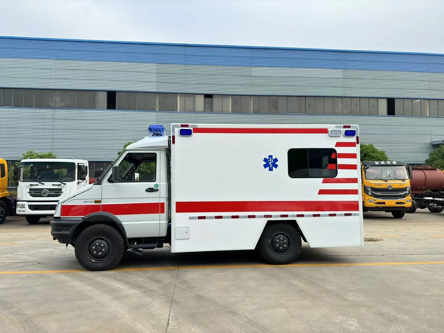 brand new 4x4 4*2 box ambulance high quality brand new box ambulance truck