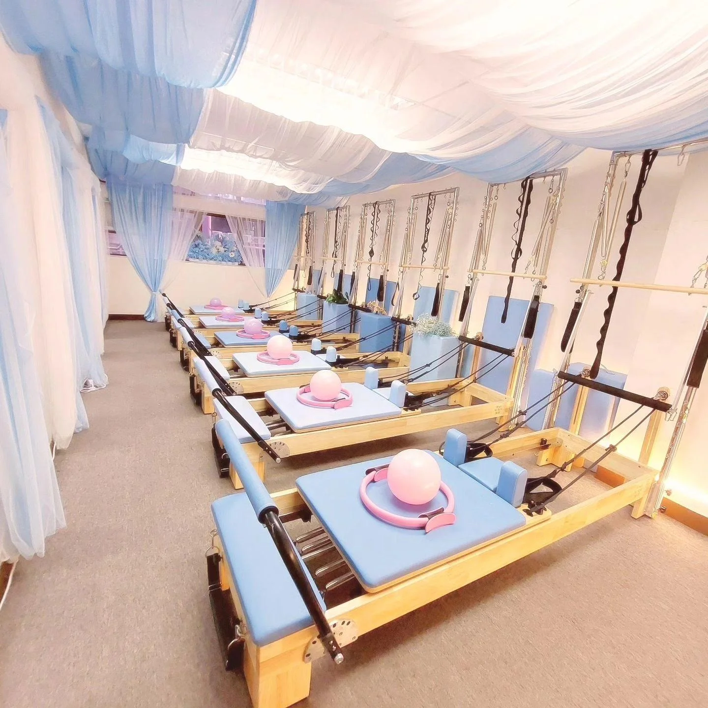 studio clinical pilates reformer with tower Maple or Oak wood pilates reformer half trapeze