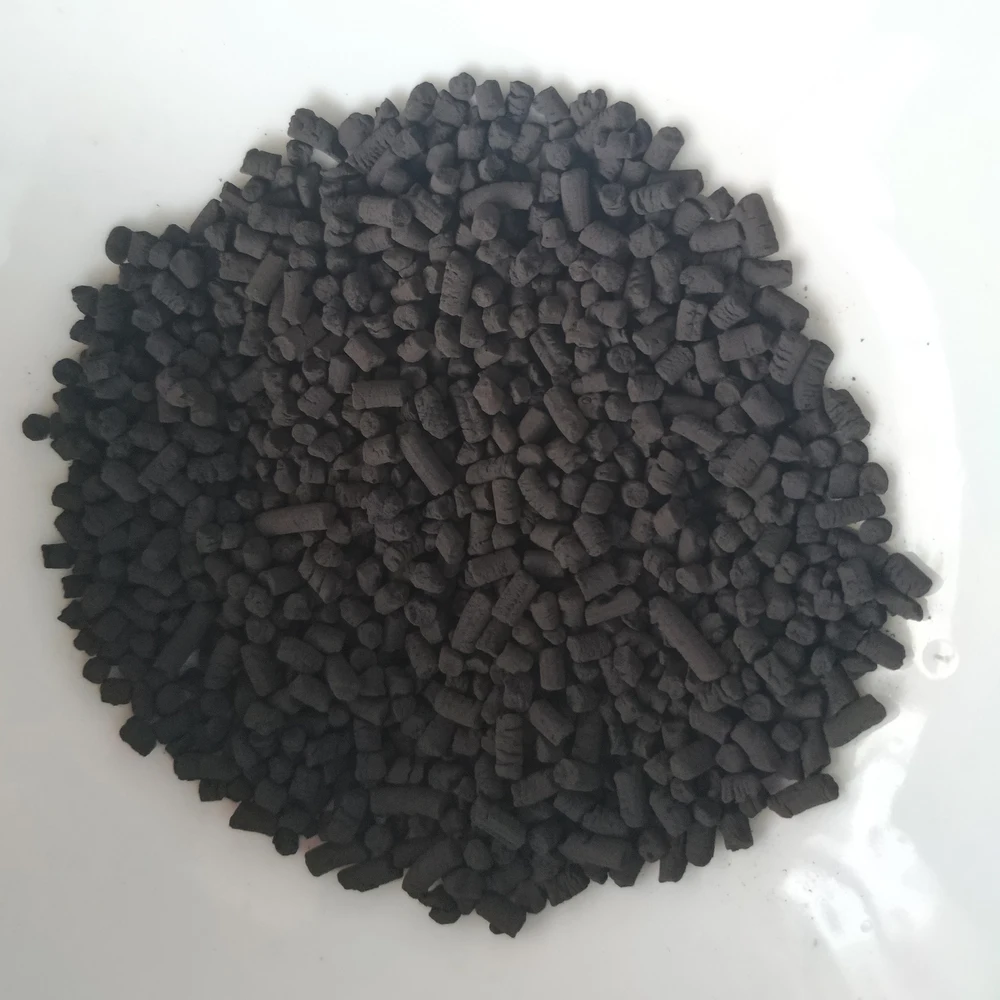 Canister respirator filters catalyst to remove poisonous gas