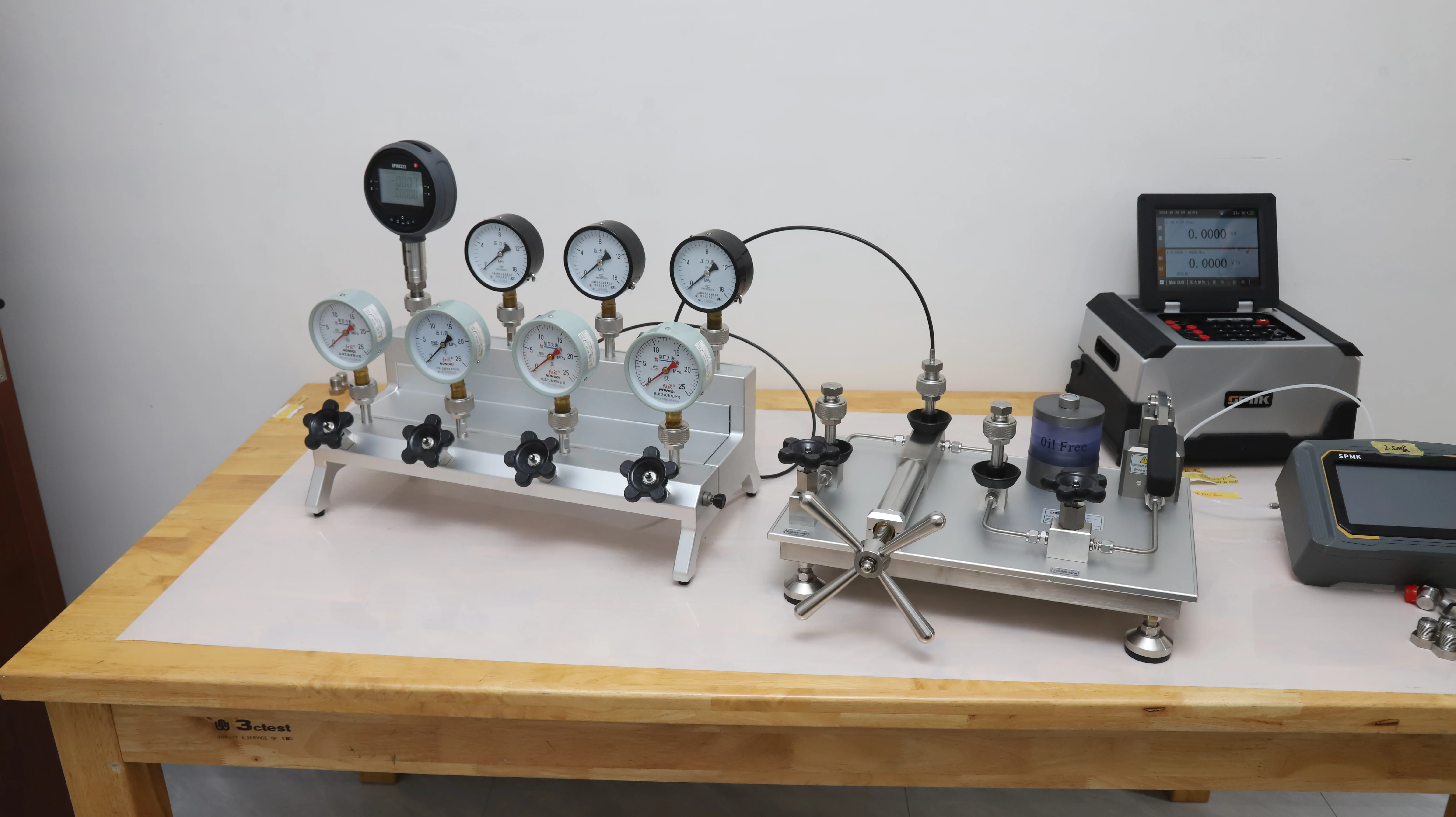 Hydraulic penumatic media pressure generator industrial pressure calibrator bench