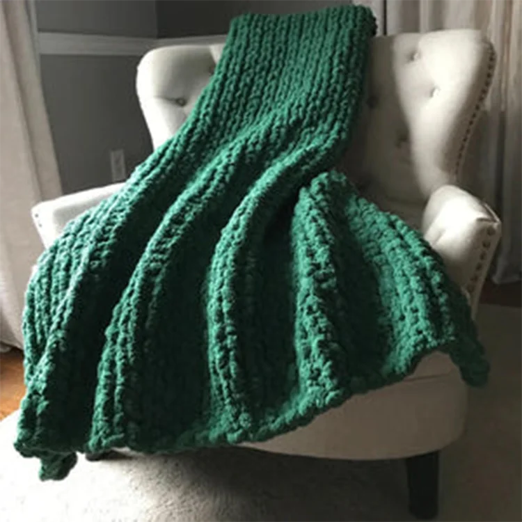 Free Small Sample OEM Manufacturer 100% Handmade Weighted Polyester Cozy Chenille Throw Chunky Yarn for Knitting Blanket