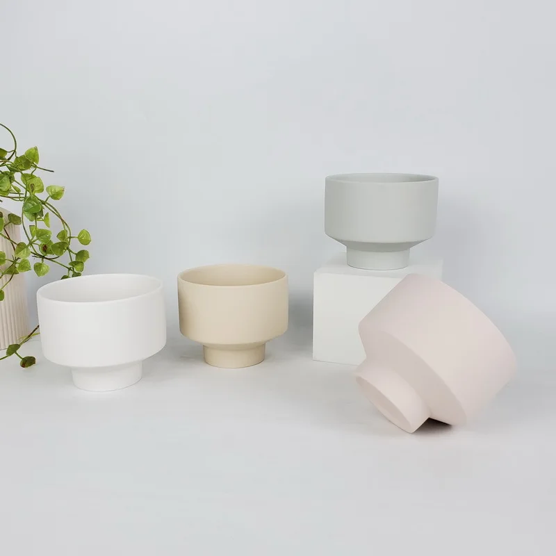 2021 Eco Friendly Elegant Decorative Ceramic Porcelain Unique Empty Candle Jars for Christmas Gift