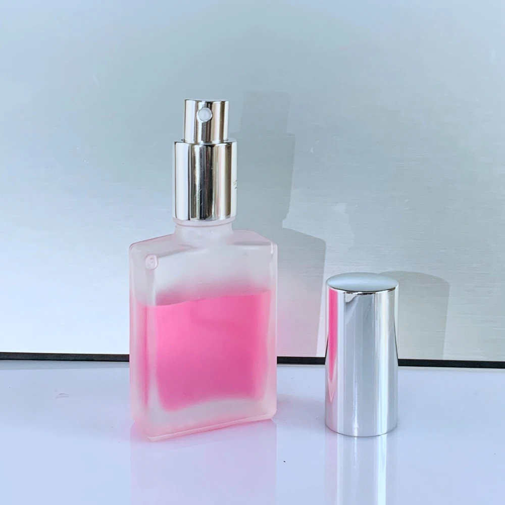 Luxury recyclable 30ml 50ml 100ml 120ml frosted glass perfume bottle with pump spray cap