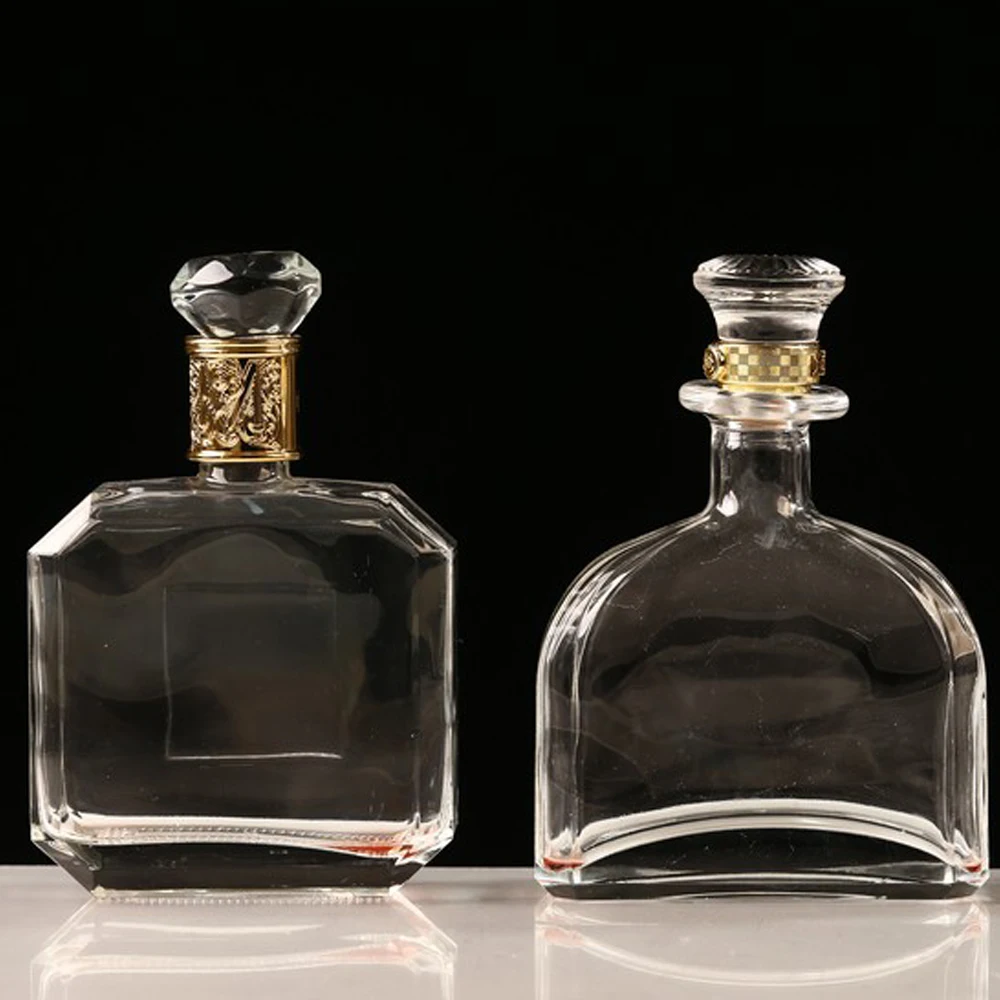 Custom XO Vodka Gum Tequila Whisky Gin Brandy Embossing Glass Bottles for Loading Liquid Storage