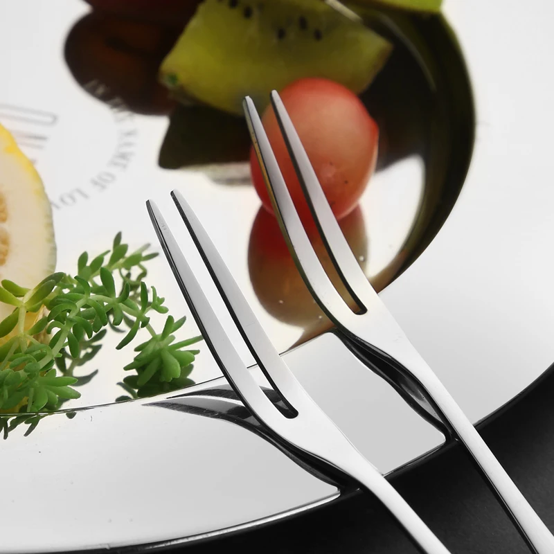 
High Quality Mirror Polished Stainless Steel 304 Fruit Forks, Suitable for Family Hotels and Restaurants. 