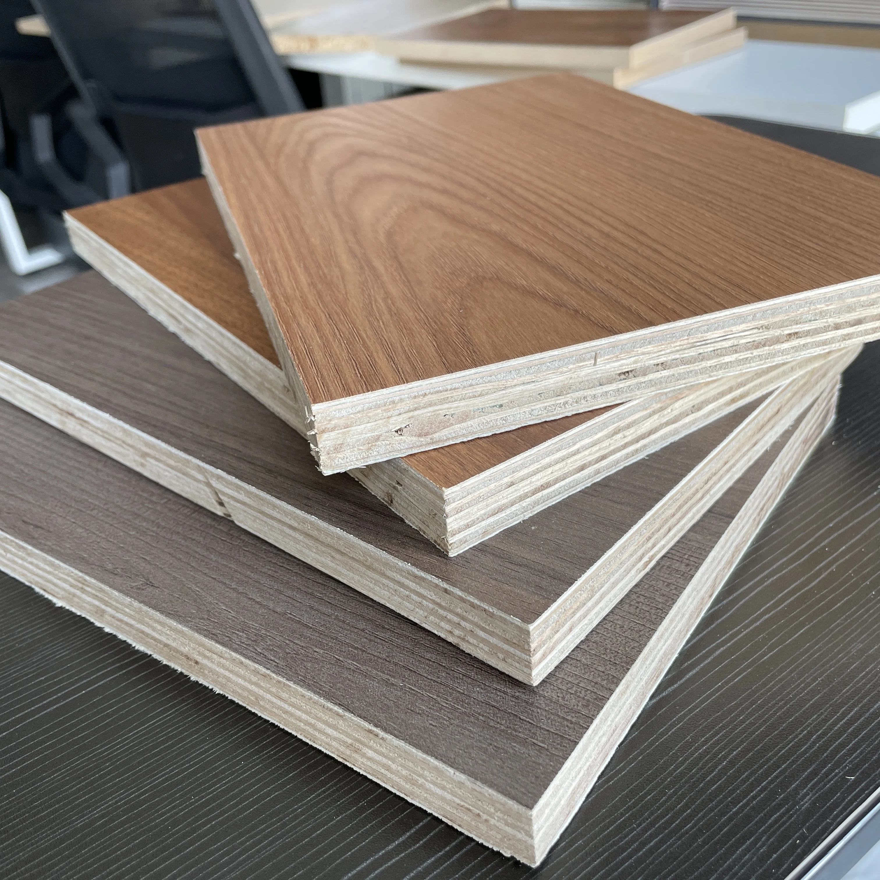 Wholesale Price High Quality Wood 12mm 15mm 18mm Panel Melamine 18mm Plywood Sheet Furniture Plywood