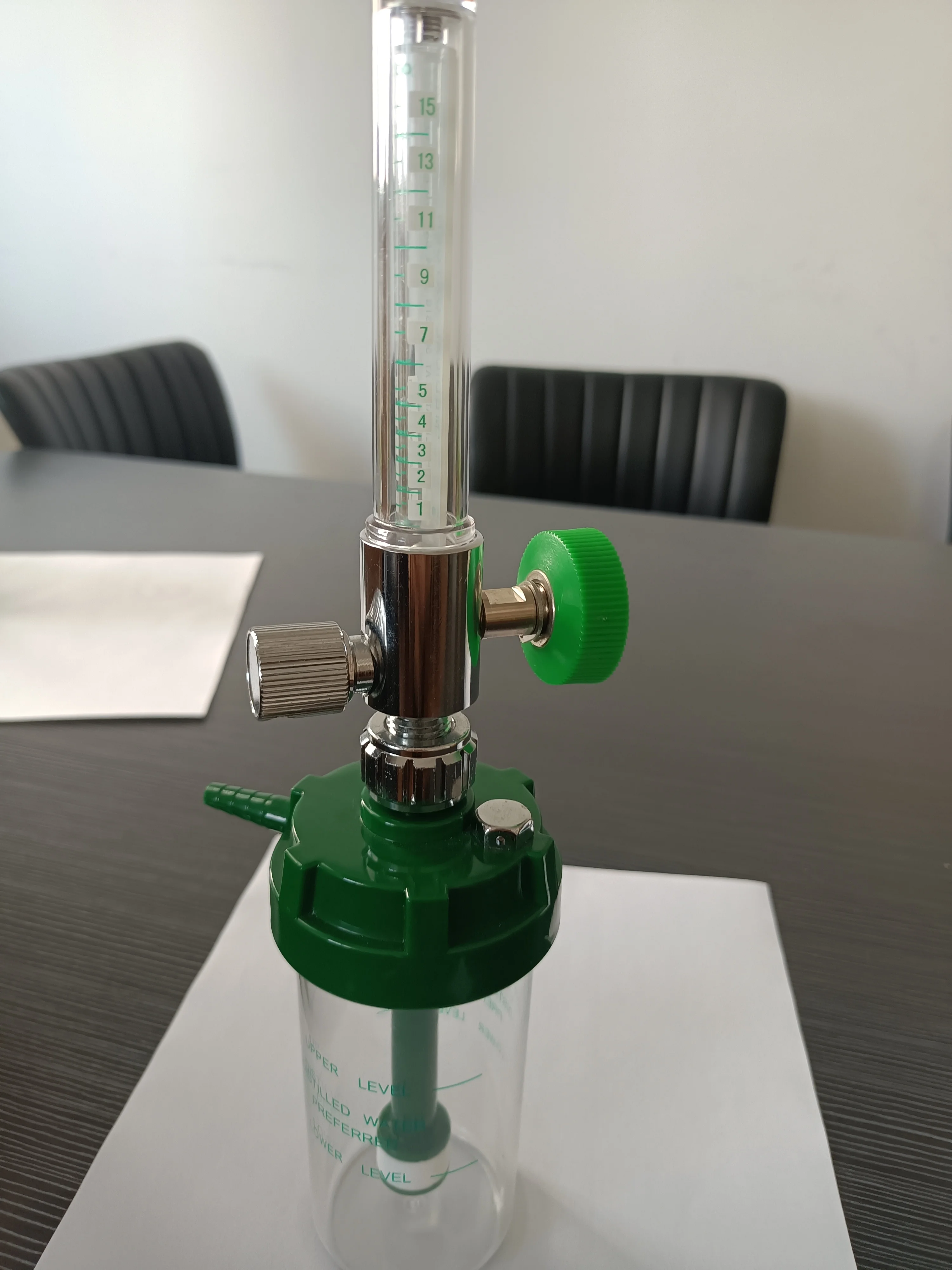 Oxygen flowmeter with DISS Standard Wall Oxygen Outlet Hospital Medical Gas Outlet