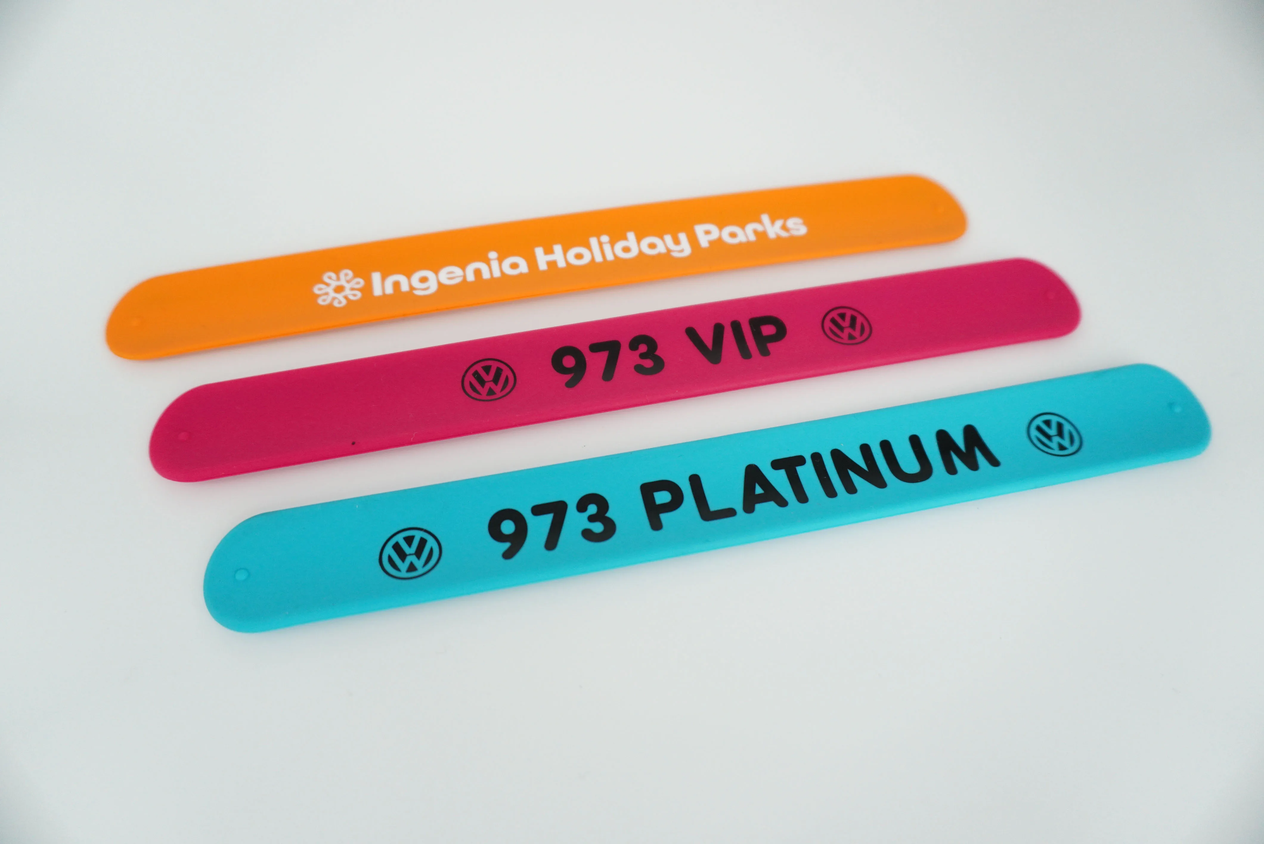 Flexible Metal Core Silicone Slap Band Customizable For Events And Promotional Uses With High-Quality Design