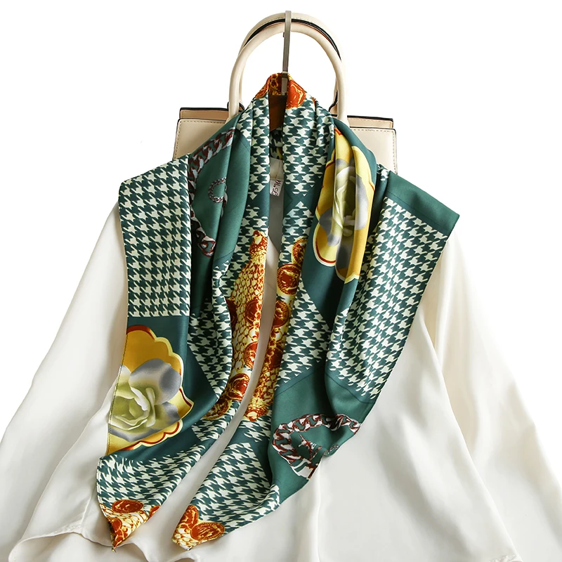 
Fashionable Modern And Elegant Christmas Ladies Square Scarf Chain Gemstone Print Flower Print 