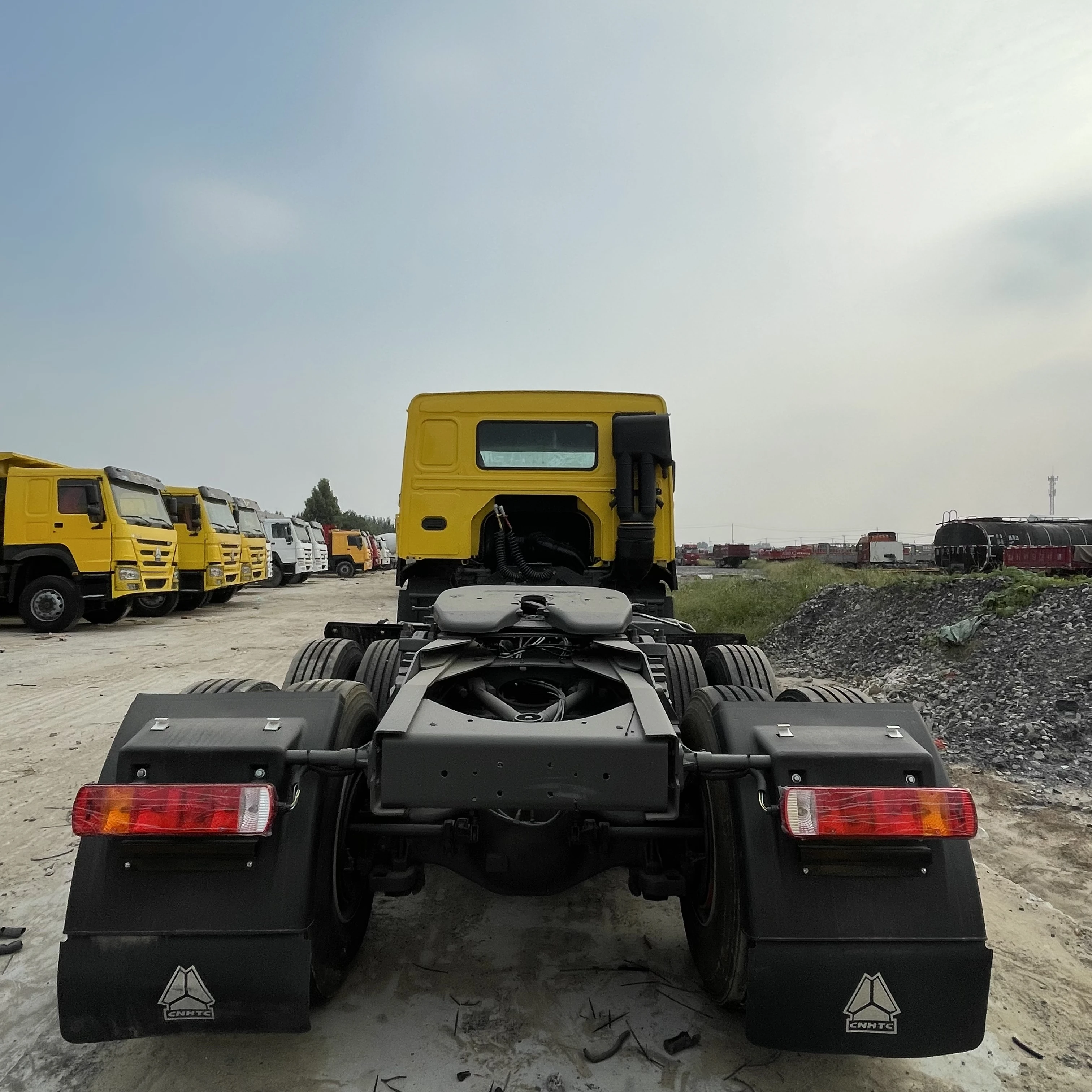 Высокое качество Sinotruk HOWO 6*4 седельный тягач Китай тяжелый автомобиль HOWO 6*4 371 375 420HP сварочный трактор для продажи