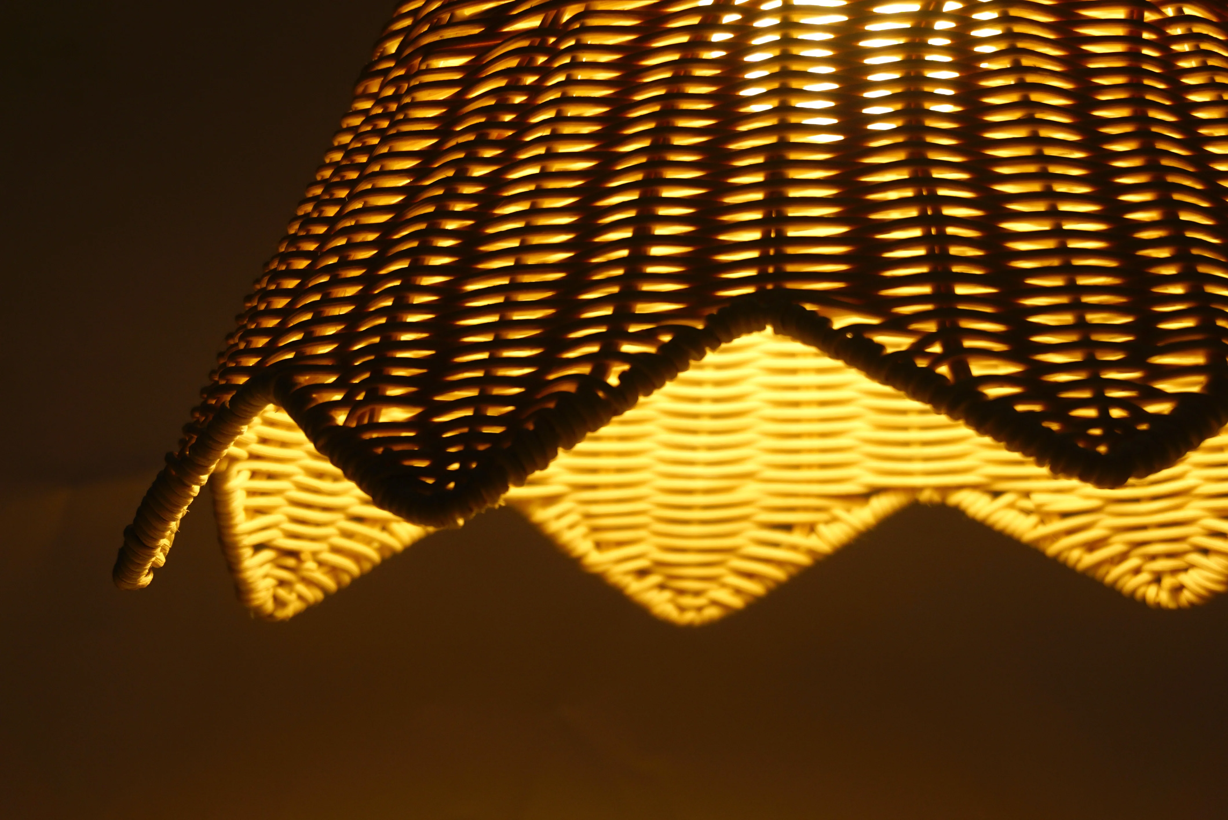 XH New Arrival Horn Shape Home Decor Natural Rattan Wicker Decoration lighting Lampshade Handmade Woven pendent light