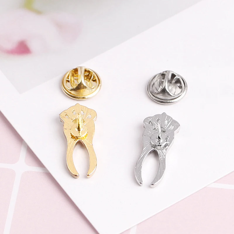Badge manufacturer wholesale custom hard soft enamel pins dentist jewelry brooch teeth lapel pin tooth enamel pins