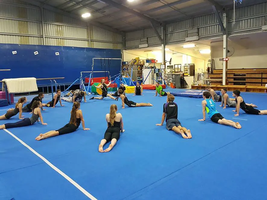 GAOHAO Kids Ball Pool Pit 4 Ball Pool Walls 4 Inside Attaching Strips 1 bottom Vinyl Floor Cover foam pit