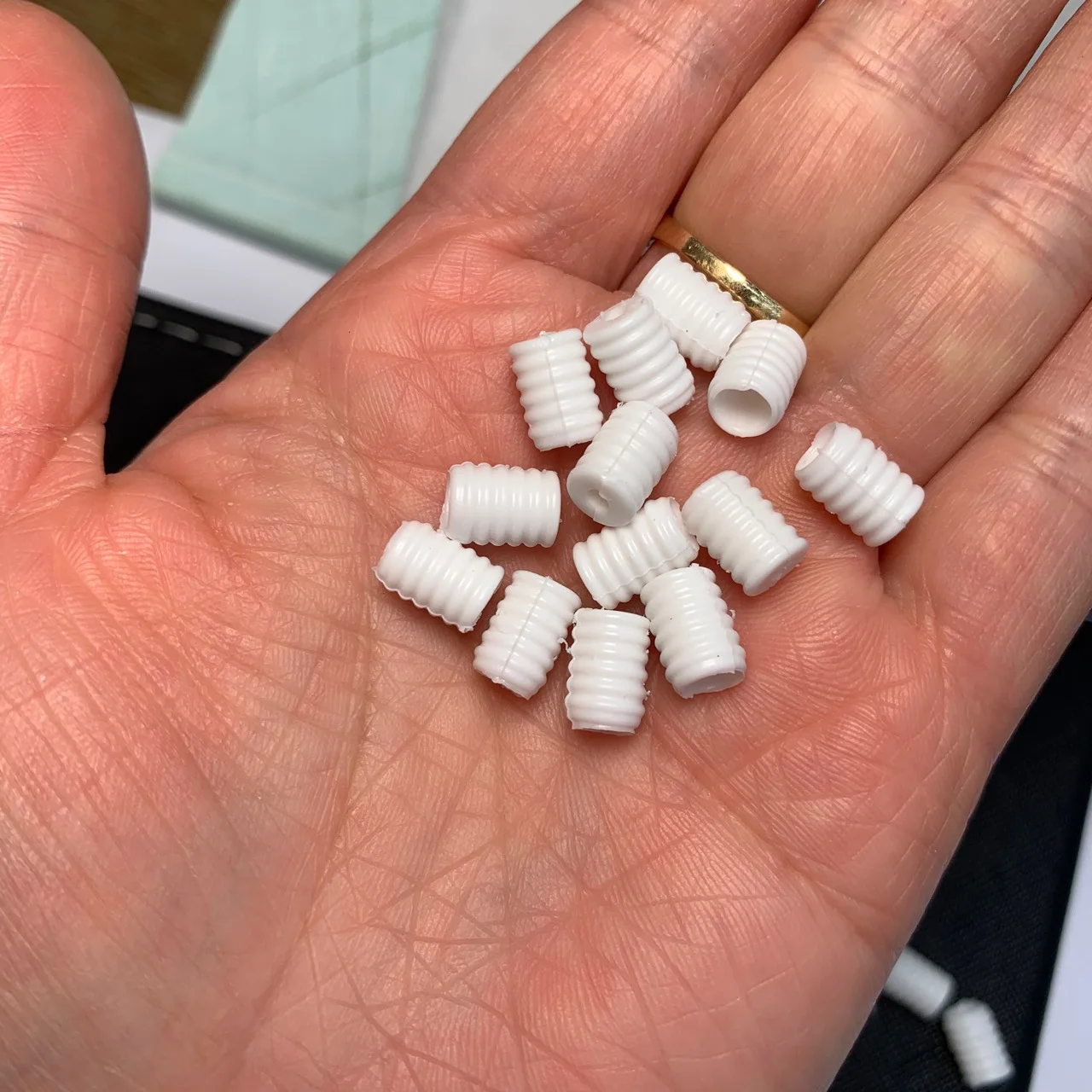 
1000PCS Supply of Maskes stopper Plastic Adjustable Buckle Columnar Adjustable Buckle Tubular Adjustable Buckle 