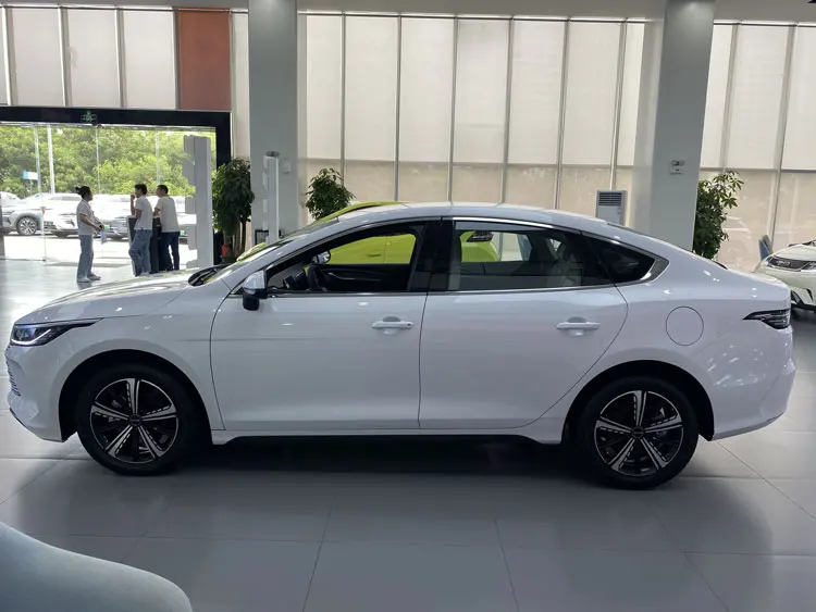 BYD New Energy Vehicle DMI super hybrid power type blade battery Xiaoyun hybrid 1.5 L high efficiency engine High-end cars