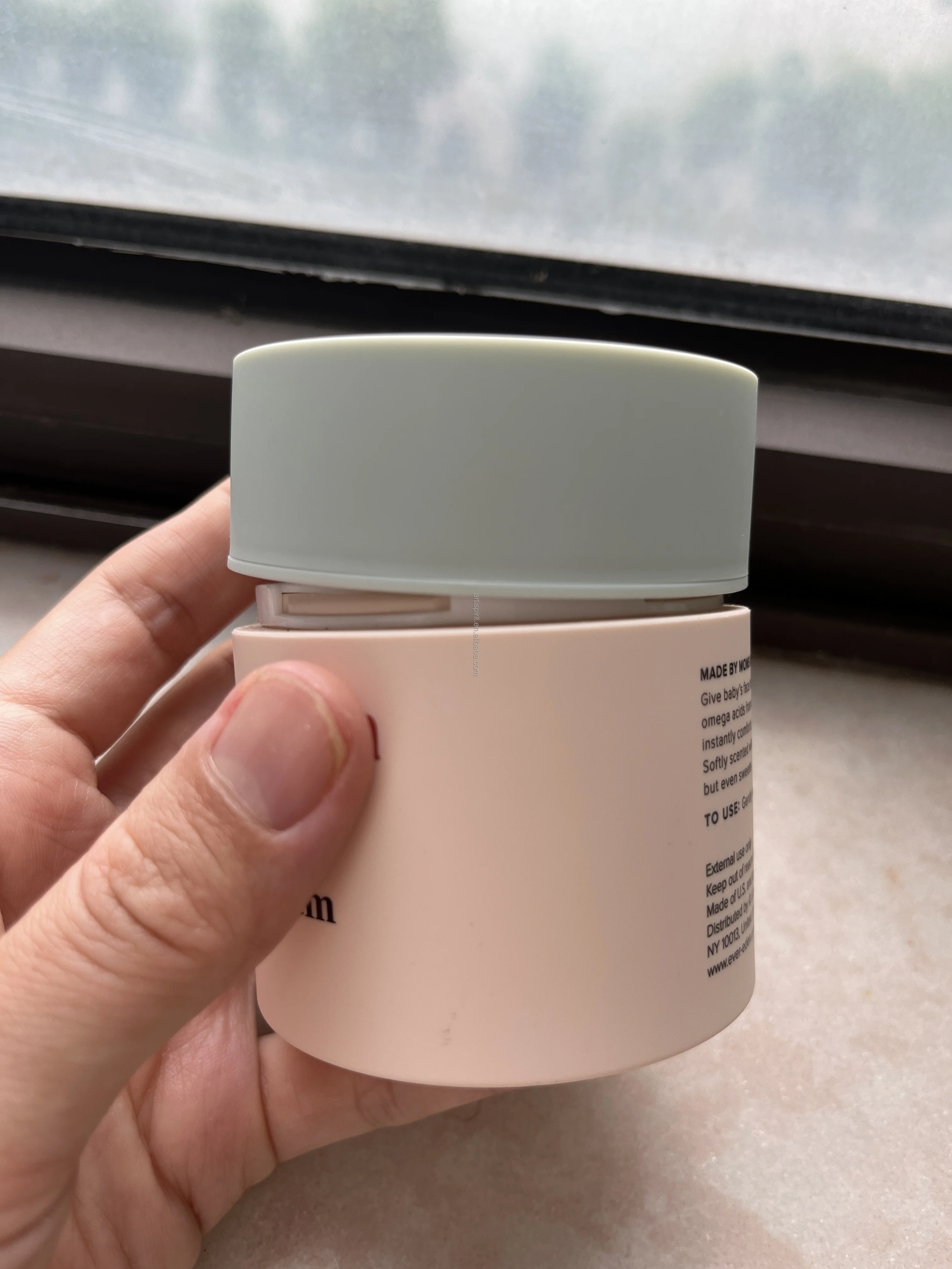 Wholesale easy to press refillable PMMA acrylic PP tank cosmetic airless jar pump custom pink for cream
