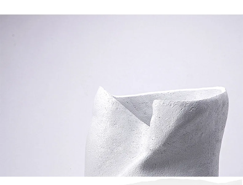 Contemporary Luxury White Resin Vase Abstract Irregular Design Modern Floor Accessory for Wedding Home Decor Dry Flower Display