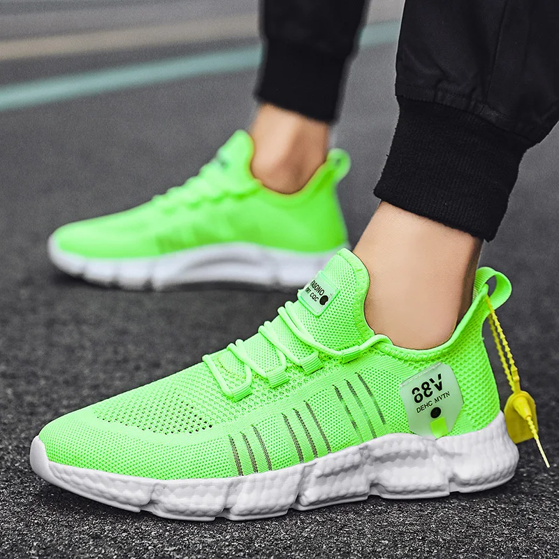 Fashion Men Running Shoes White Casual Shoes Male Knitted Flats Breathable Mesh Popcorn Sole Sneakers