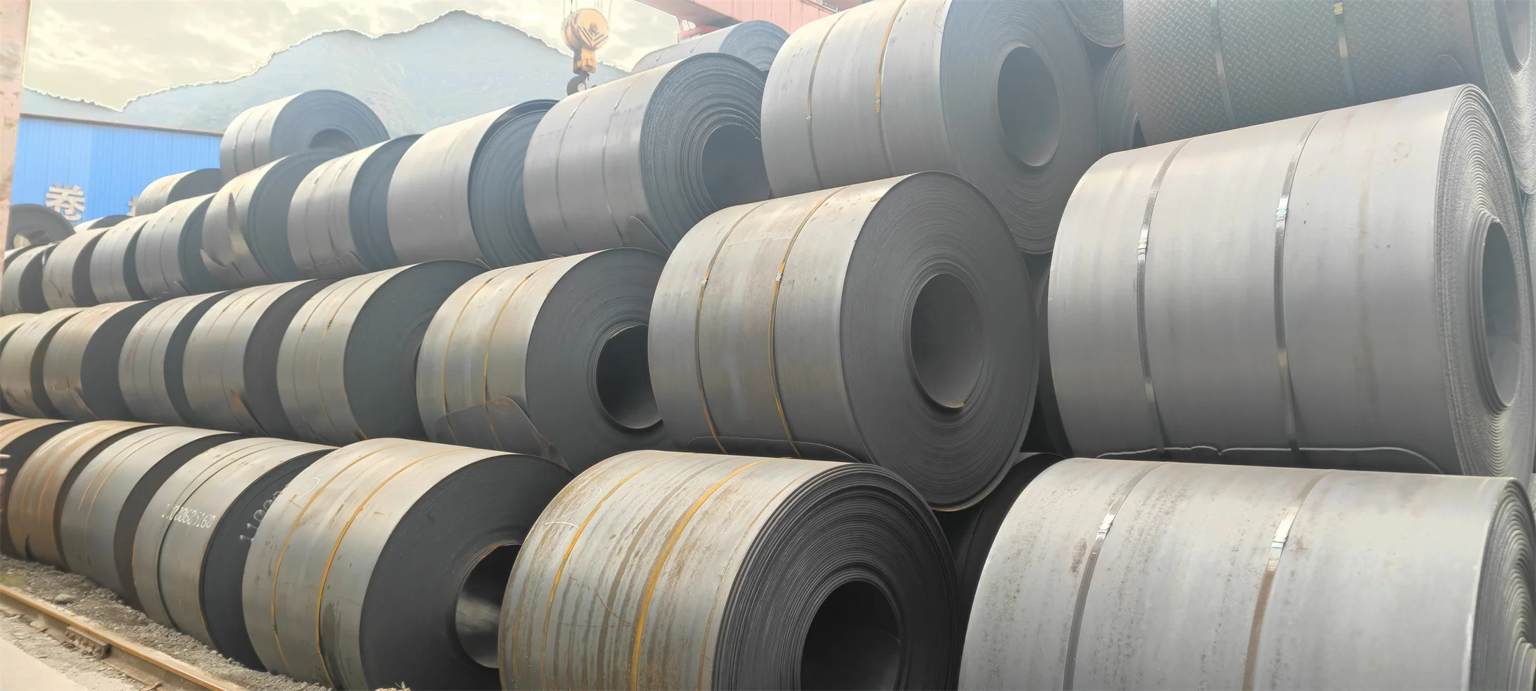 Q345 low ally high strength hot rolled carbon steel coils for low pressure vessels oil tanks vehicles cranes