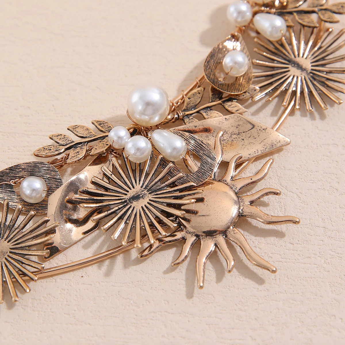 European And American Fashion Retro Sun Shape Headband Performance Brass Party Crown Headband Pearl Decoration Hair Accessories