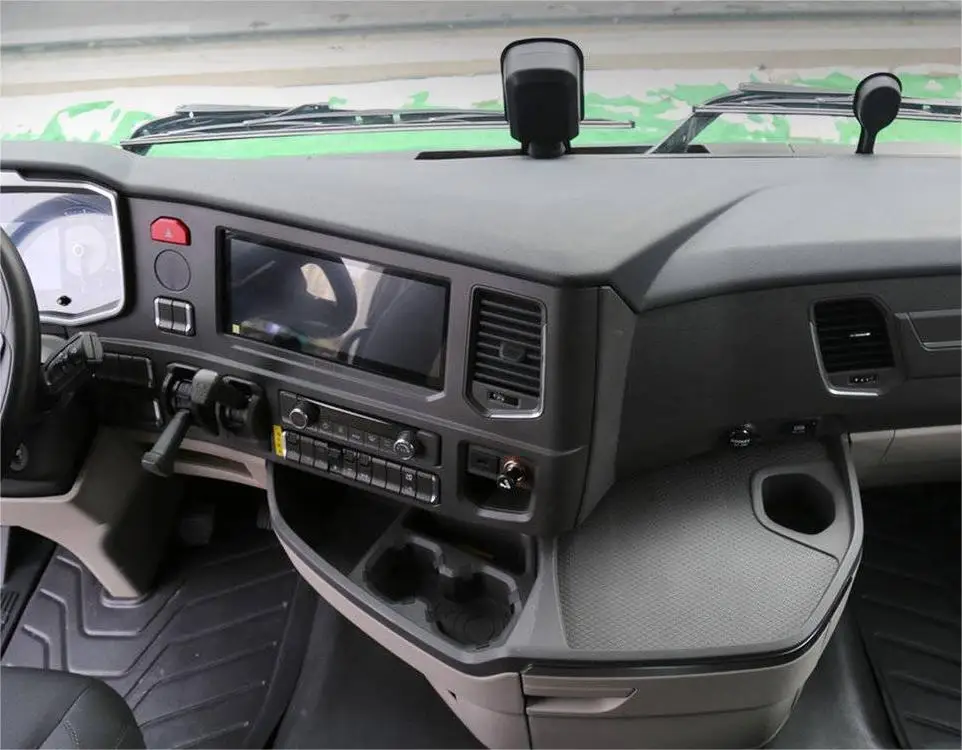 good review 6x4 howo max tractor Truck for sale