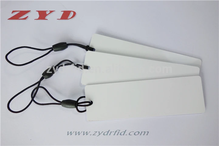 Custom RFID Hang Tag Paper Garment Access Control Card Straight Cut Silk Sreen Printable RFID UHF Garment Tag
