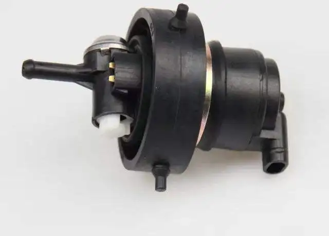 12V Low Pressure Electric Gasoline Fuel Pump  17042-51L01 Fits For Nissan Tsuru III GS E16E L4 1.6L