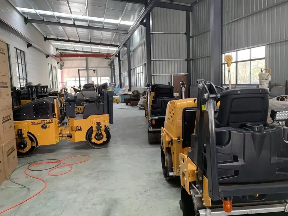 2 Ton Double Drum Vibratory Roller Compactor 18kw(24hp) Full Hydraulic Asphalt Roller Small Road Roller Machine