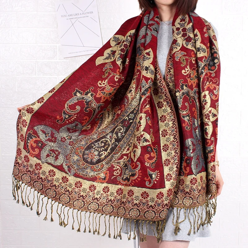 The latest Muslim women used in fall and winter scarves and shawls are the Pashmina metal scarves