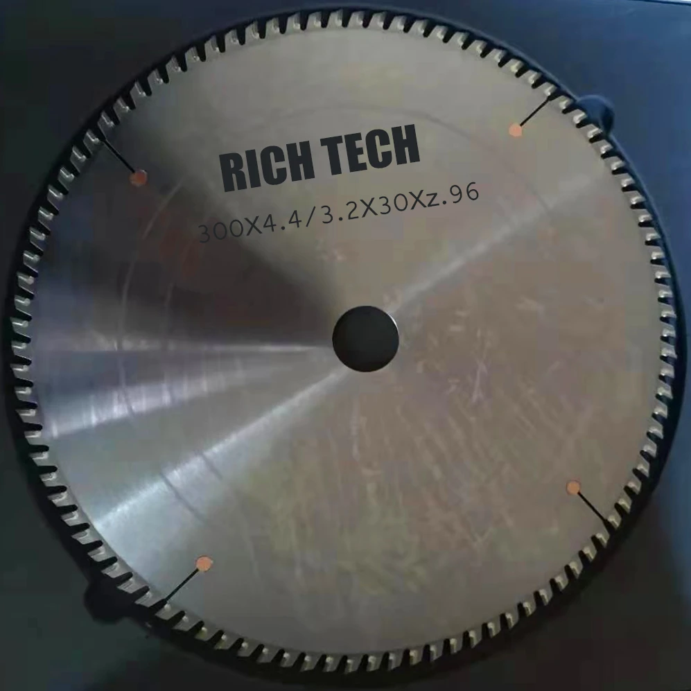 PCD saw blades 300X4.4/3.2X30XZ96 TCG for MDF,melamineand plywood
