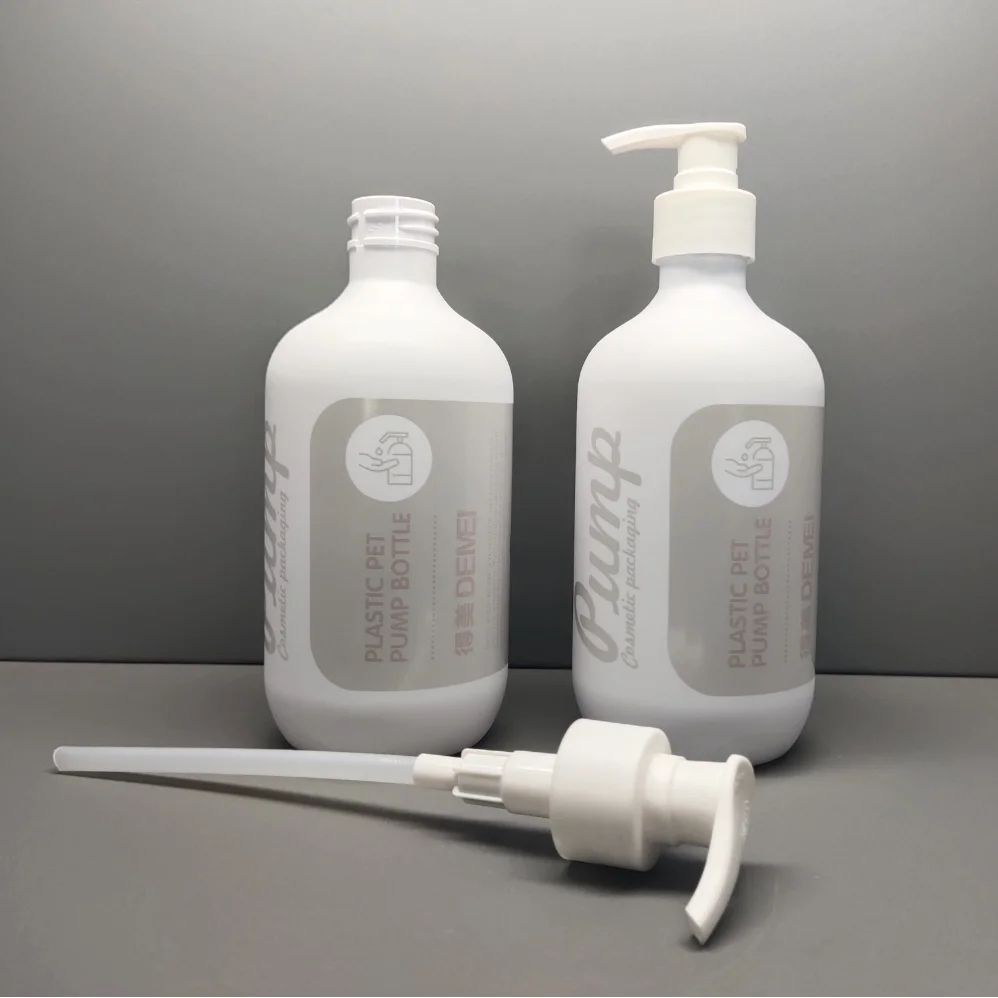 Cosmetic PET Plastic 250ml 300ml Bottle with Silk Screen Printing Stainless Steel 100ml Shampoo Bottle Set Pump Sealing Type