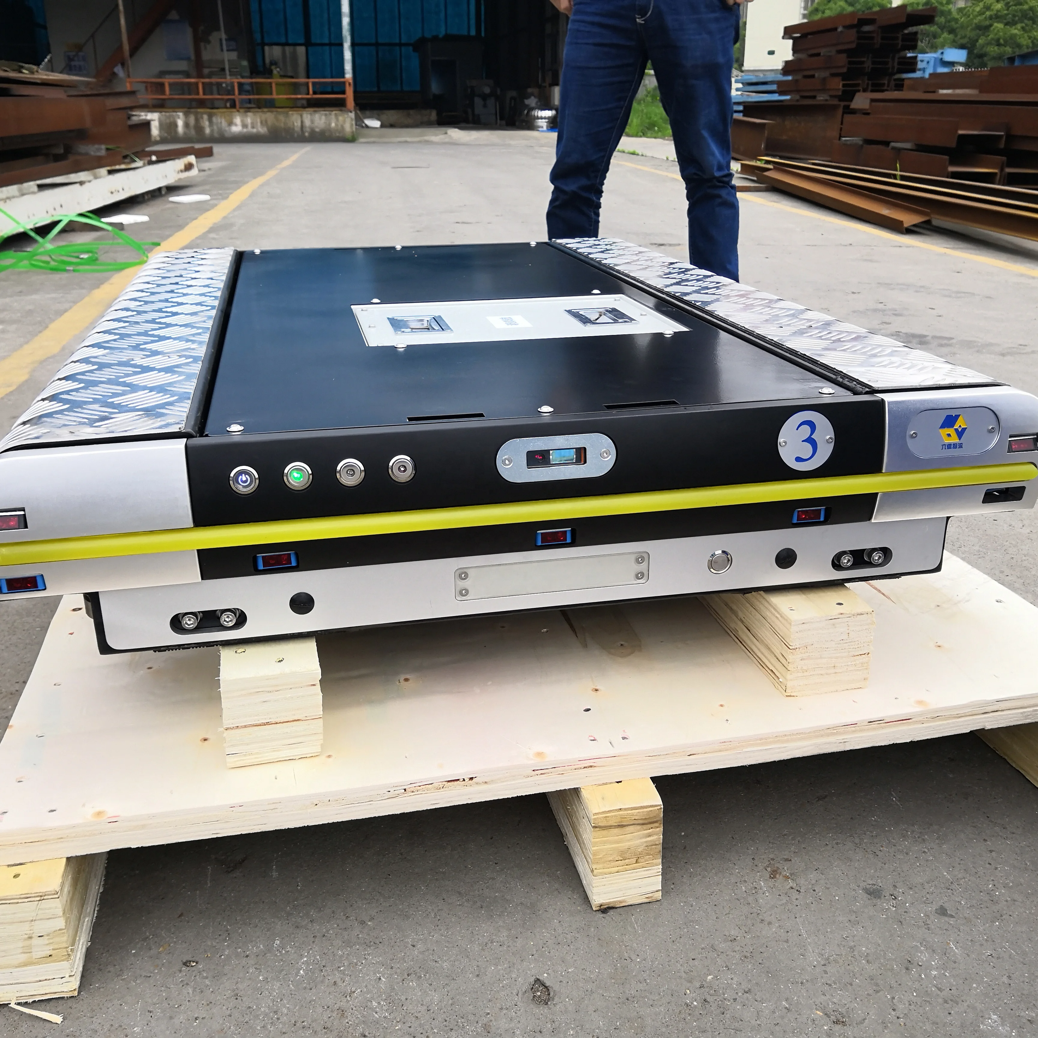 Система вешалки челнока