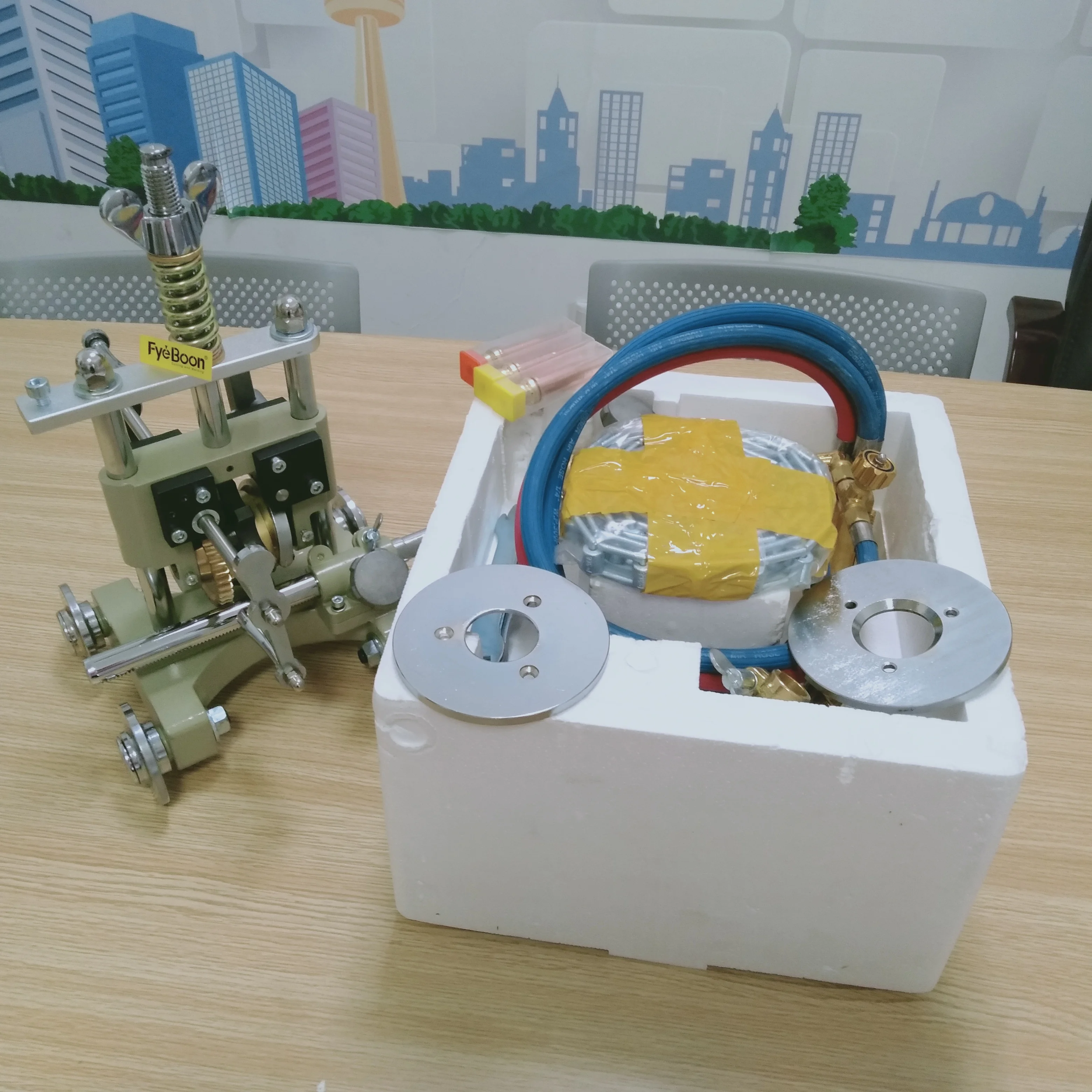 Удобный цепной труборез с конической резкой