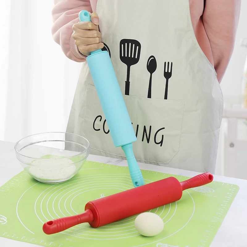 Silicone non-stick rolling pin with plastic handle for baking professional or home baking tool for use with dumpling wrapper